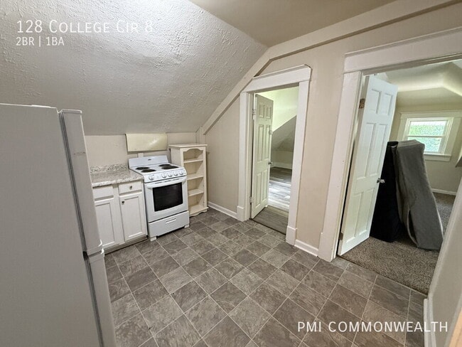 Photo - 128 College Cir