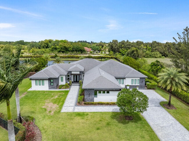 Photo - 17101 Magnolia Estates Dr