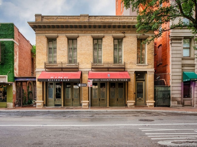 Building Photo - 211 N Presa St