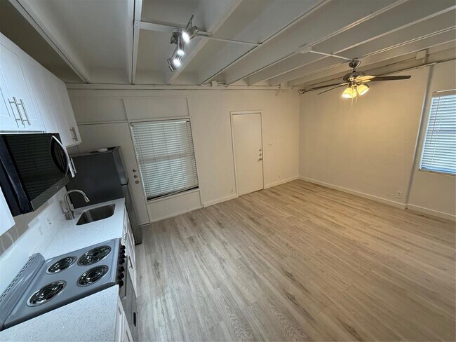 Photo - 2408 Leon St Unit 218A