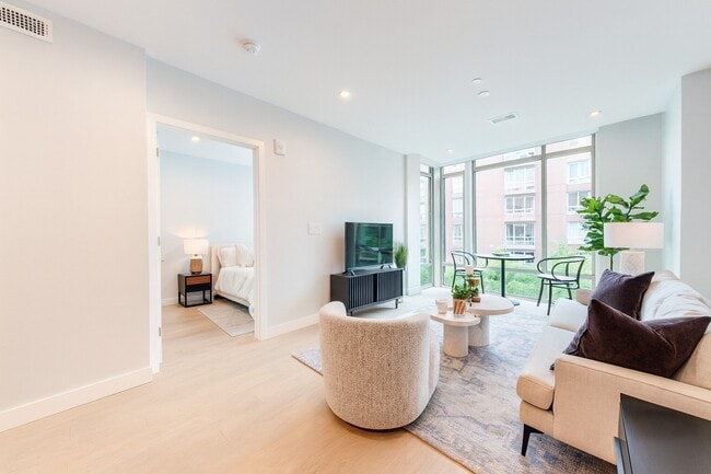 Building Photo - 1224 M St NW