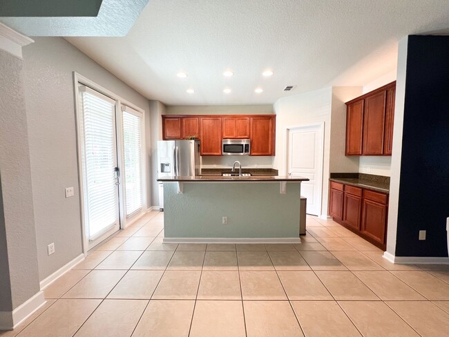 Photo - Stunning 3/2.5 Windermere Townhome