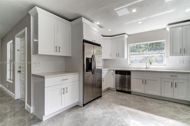 Photo - 10131 NW 35th St Unidad 15