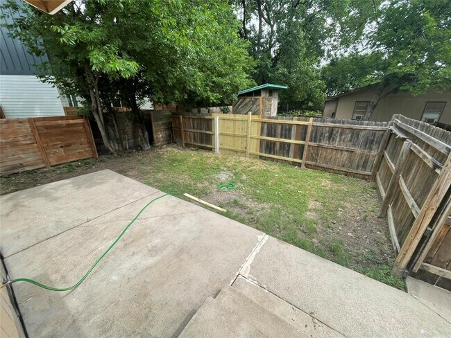 Photo - 2808 Lyons Rd