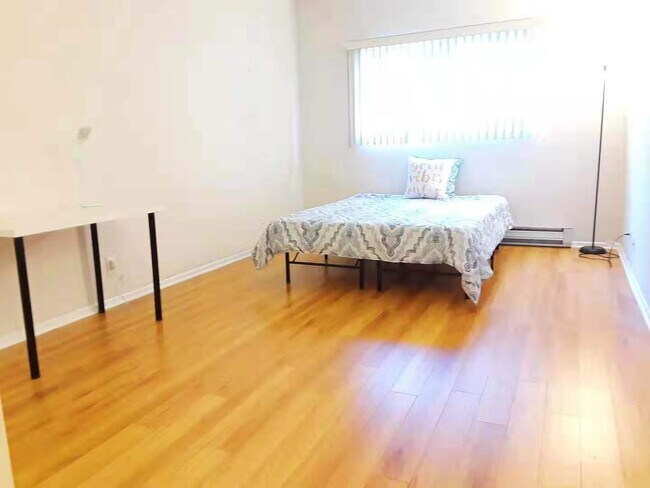 Photo - 1424 Amherst Ave