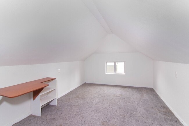 Fully updated 2 Bed 1 Bath Valley home. H... - Fully updated 2 Bed 1 Bath Valley home.  H...