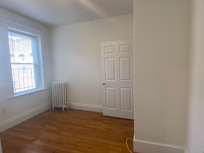 Photo - 1292 Commonwealth Ave