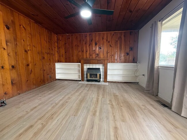 Photo - 810 N 12th St