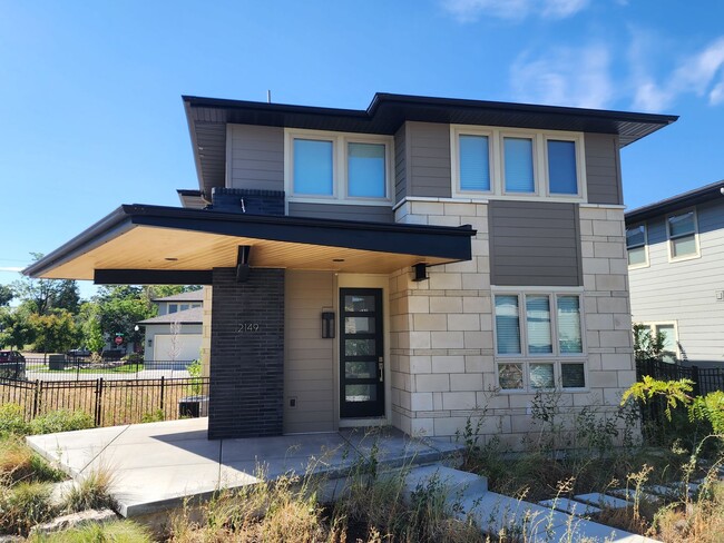 Gorgeous 4 Bedroom Home in Ogden - Gorgeous 4 Bedroom Home in Ogden