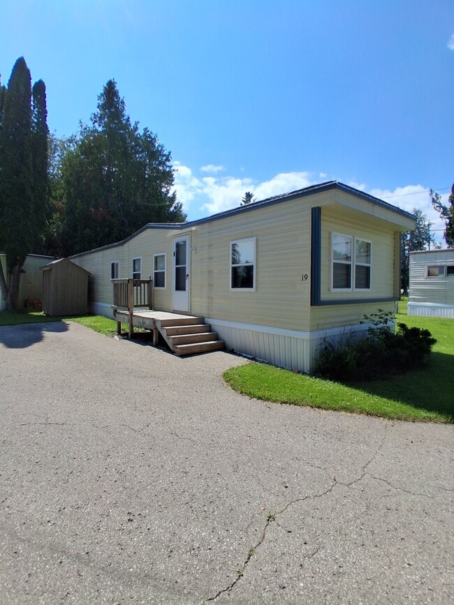 D19 - Thunder Bay Estates