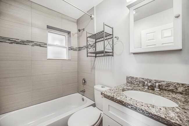 Photo - 3121 N Southport Ave Unidad 1R