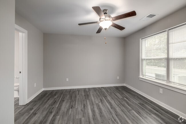 3BR, 2BA - 1,123SF - Primary Bedroom