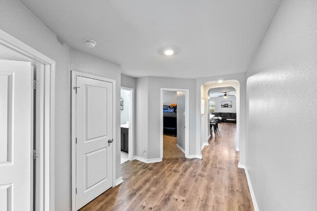 Photo - Charming Modern Home with Premium Amenitie...