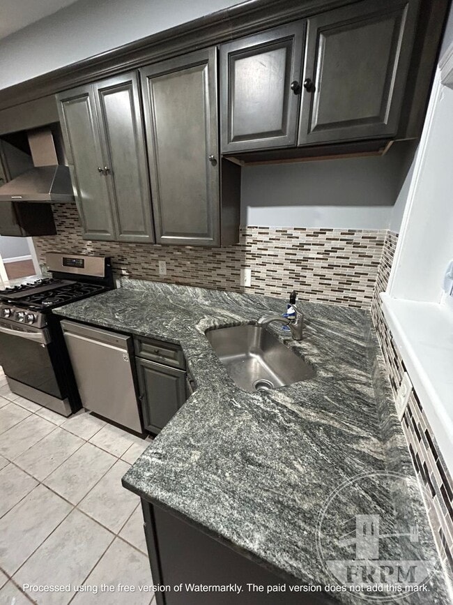 Photo - 176 Snell St Unit 2