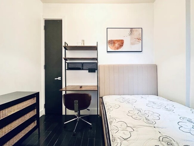 Photo - Furnished room/NOT APARTMENT Unit 2R