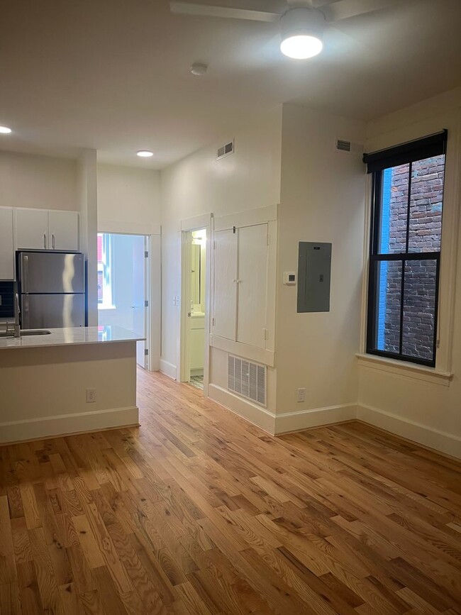 120 E 14th St Unit 3 (AMI)