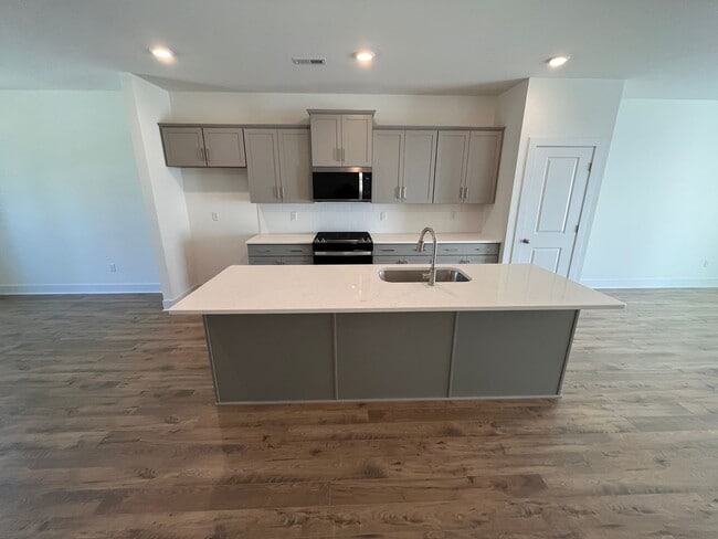 Building Photo - 15325 Sunray Aly Rental