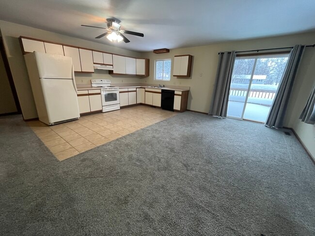 Photo - 633 Airway Dr