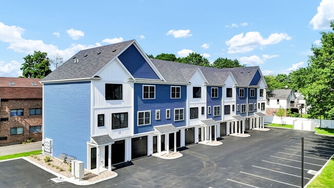 Photo - 70 Whiting St Unit Apt D