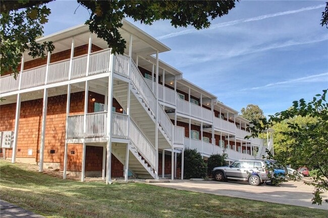 Photo - 944 N Storer Ave Unit 1