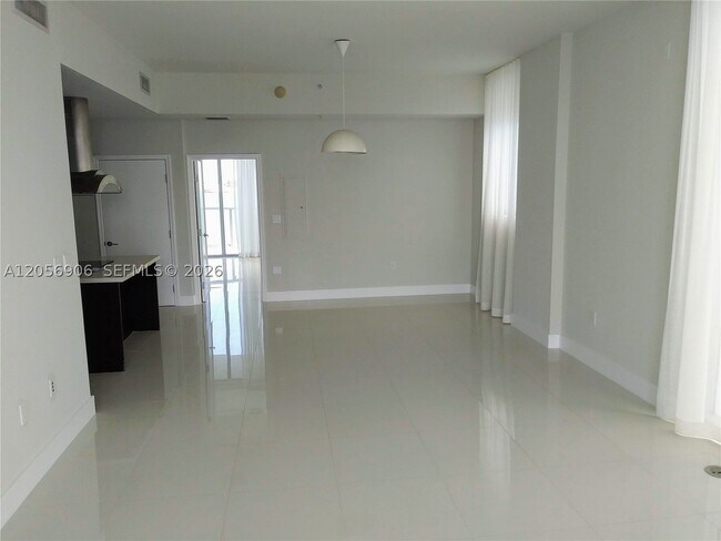 7928 East Dr Unit 701