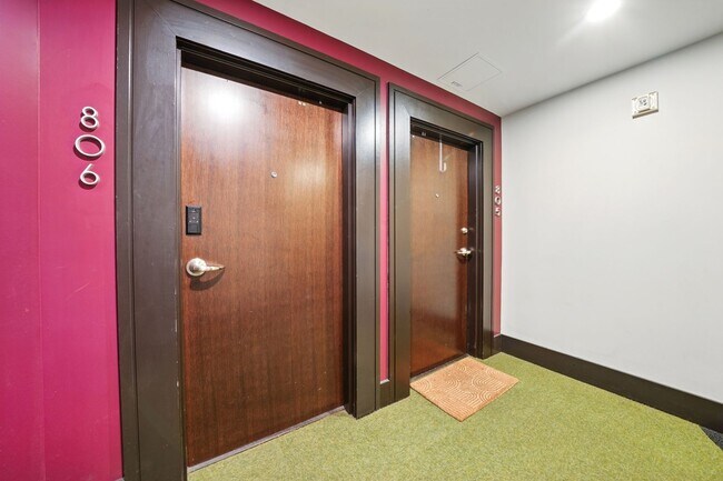 Photo - Upgraded Downtown Condo