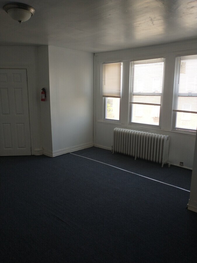 Photo - 5263 N Franklin St