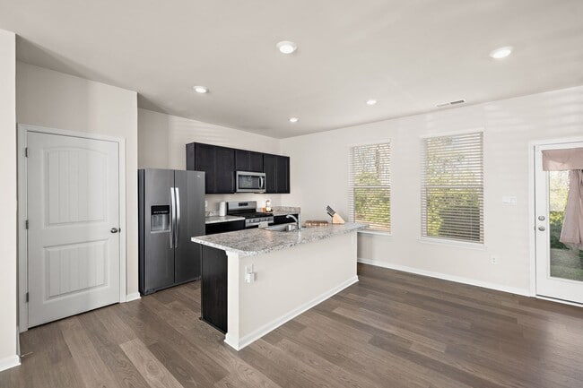 Photo - 121 Kennison Ln