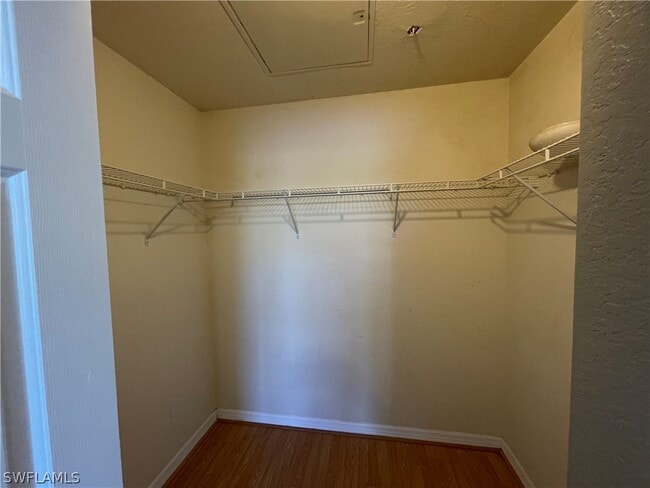 Building Photo - 8274 Key Royal Cir Unit 1032