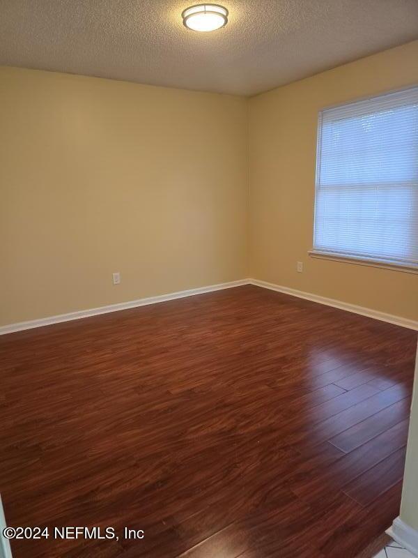 Photo - 8040 Macinnes Dr E