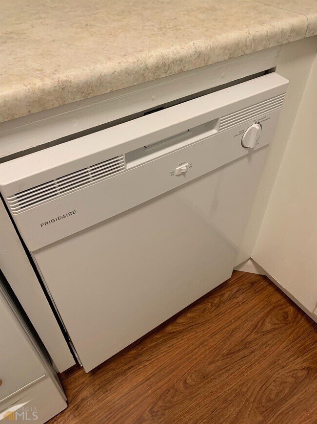 Photo - 174 Hart Ave