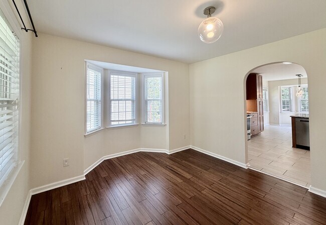 Photo - 2729 E Shoreham St