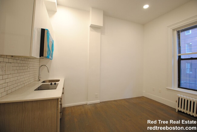 Photo - 270 Newbury St Unidad 1