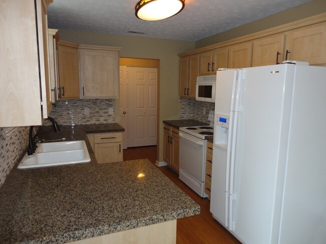 Photo - 1337 Vimla Way