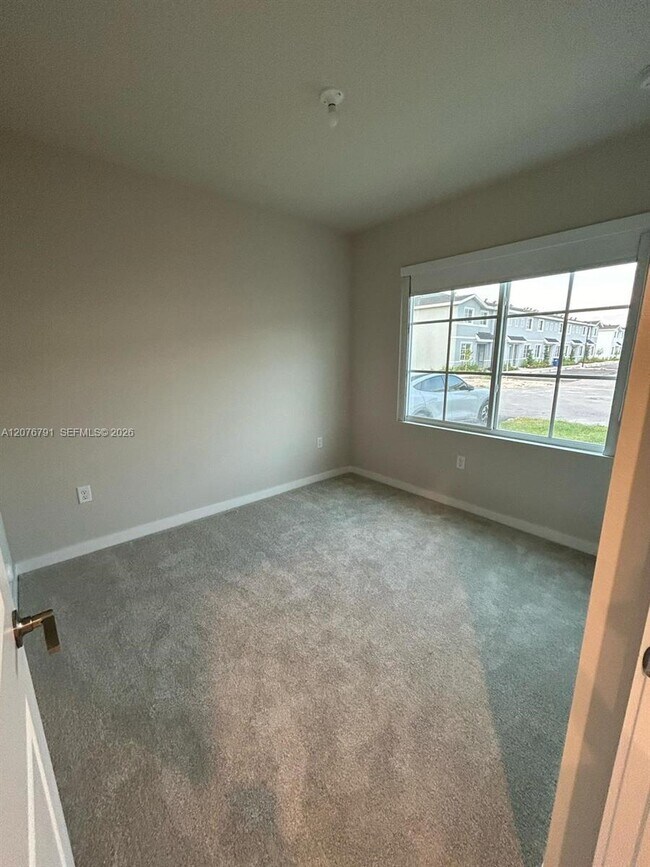 446 NW 11th St