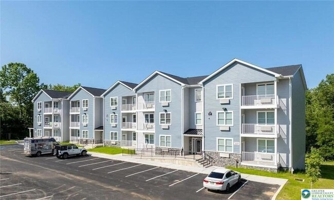 Building Photo - 948 N Front St Unit B3