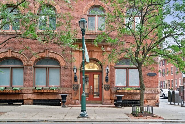 Building Photo - The Newport