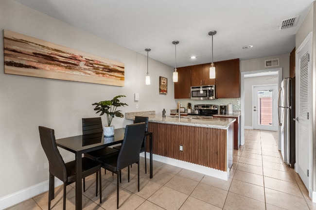 Photo - 202 N Fremont Ave Unidad B