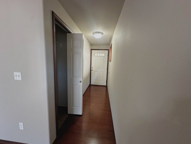 Photo - Beautiful 4-Bedroom 2.5-Bathroom Home in M...