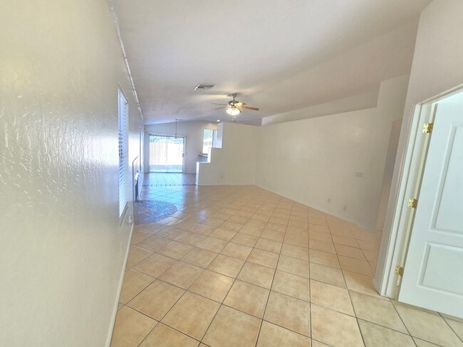 Photo - 3 Bed / 2 Bath Plus Den Home with 2-Car Garage in Mesa