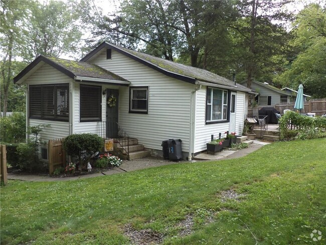 Building Photo - 4 Wildwood Trail Rental