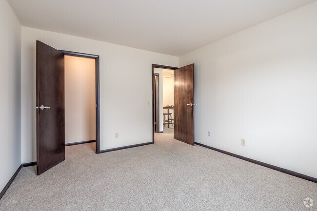1BR, 1BA - 695SF - Bedroom