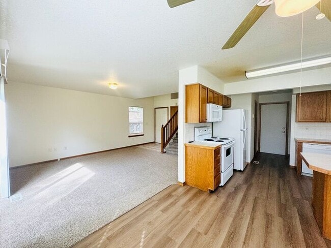 Photo - Wonderful 2 Story 3 Bedroom 2.5 Bath Townh...