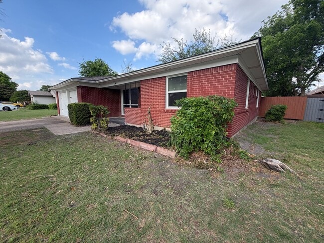 Photo - 302 N Cottonwood Dr