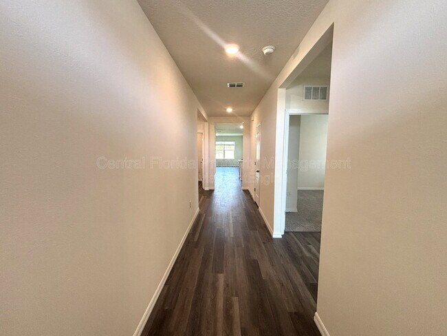 Photo - 5513 Hayloft Dr