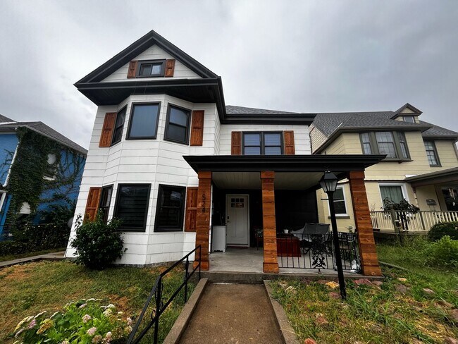 Building Photo - Pendleton Heights 4BR—Updated Historic Cha... Rental