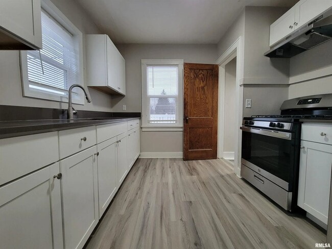 Photo - 2807 N Dechman Ave