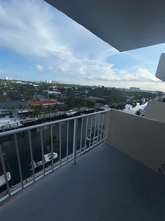 Photo - 2350 NE 135th St Unit 706