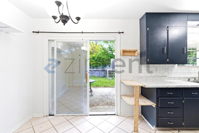 Photo - 918 E Montclair Rd