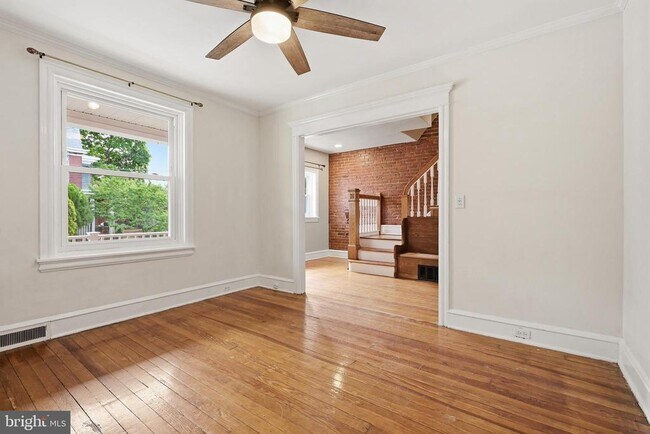 Photo - 406 W 20th St